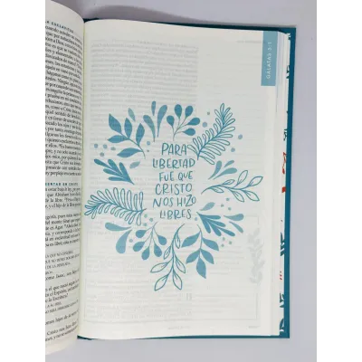 NBLA Biblia Devocional Mujer Verdadera Nueva Biblia de las Américas